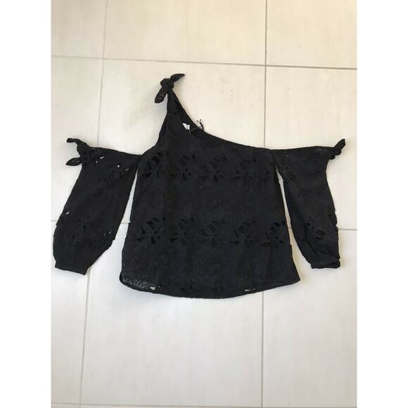 Line & Dot One Shoulder Floral Laser Cut Top - Picture 2 of 11